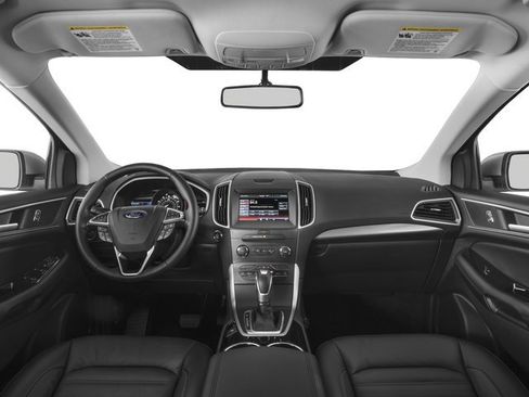 Used 2017 Ford Edge Titanium image 4
