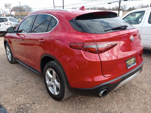 Used 2018 Alfa Romeo Stelvio AWD image 5