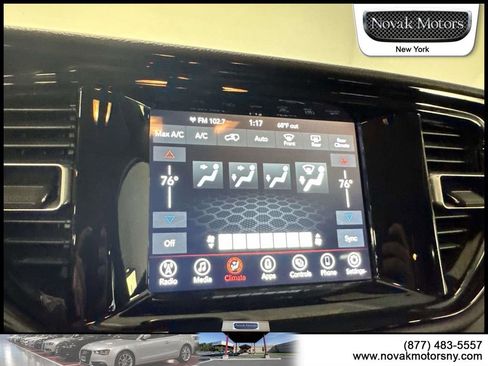 Used 2022 Dodge Durango SXT w/ Anodized Platinum Package image 23