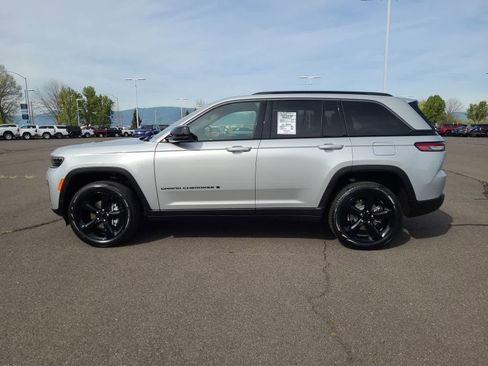 New 2026 Jeep Grand Cherokee Limited AWD/4WD image 11