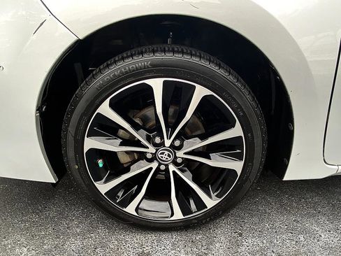 Used 2018 Toyota Corolla SE FWD image 8