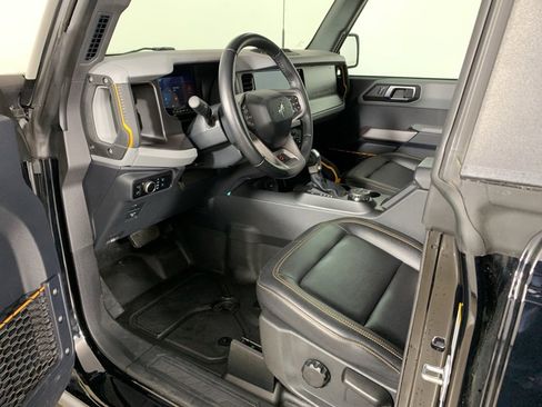 Used 2023 Ford Bronco Badlands w/ Sasquatch Package image 32