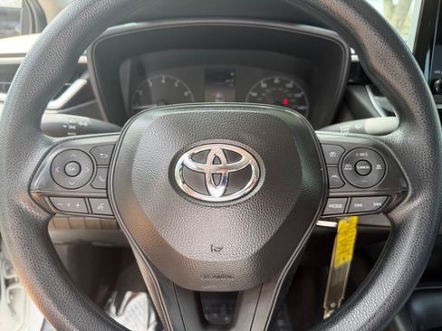 Used 2024 Toyota Corolla LE image 21
