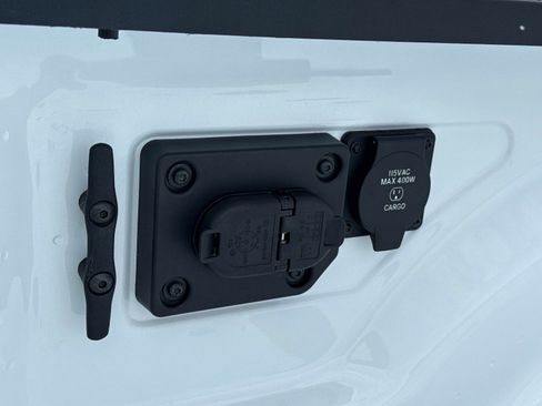 Certified 2025 RAM 2500 Tradesman AWD/4WD image 13