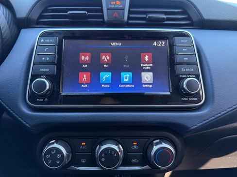 Used 2023 Nissan Versa SV image 12