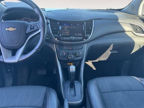 Used 2022 Chevrolet Trax LT w/ Driver Confidence Package image 11