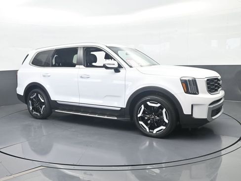Used 2024 Kia Telluride S w/ S Sunroof Package FWD image 8