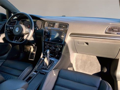 Used 2019 Volkswagen Golf R 4-Door image 17