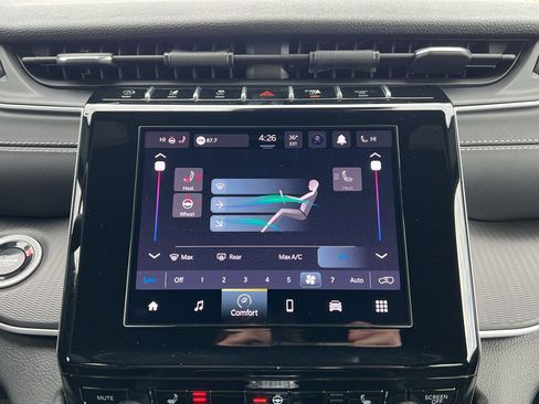 Used 2024 Jeep Grand Cherokee Altitude image 25