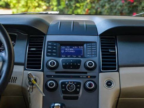 Used 2013 Ford Taurus SE image 13