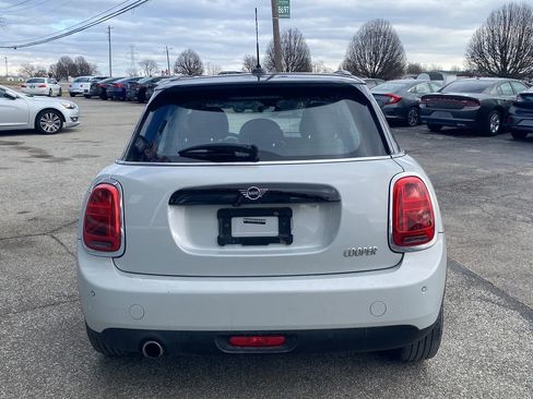 Used 2020 MINI Cooper 4-Door Hardtop w/ Storage Package FWD image 3