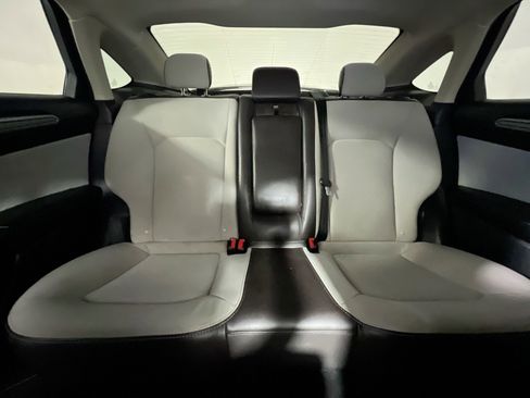 Used 2020 Ford Fusion SE w/ Equipment Group 151A image 33