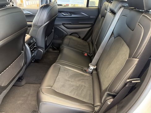 New 2025 Jeep Grand Cherokee Altitude image 22