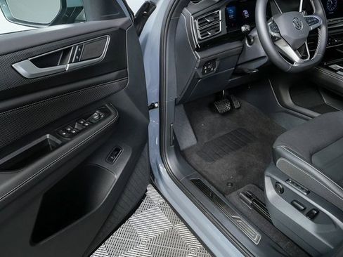 Certified 2025 Volkswagen Atlas Cross Sport SEL image 7