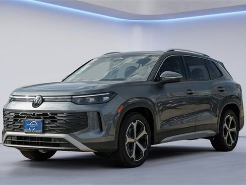 New 2025 Volkswagen Tiguan SE image 7