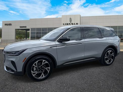 New 2026 Lincoln Nautilus Premier AWD/4WD image 7