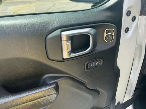 Used 2024 Jeep Wrangler Unlimited Rubicon w/ Safety Group AWD/4WD image 16