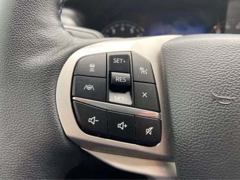 Used 2023 Ford Explorer XLT w/ Equipment Group 202A AWD/4WD image 30