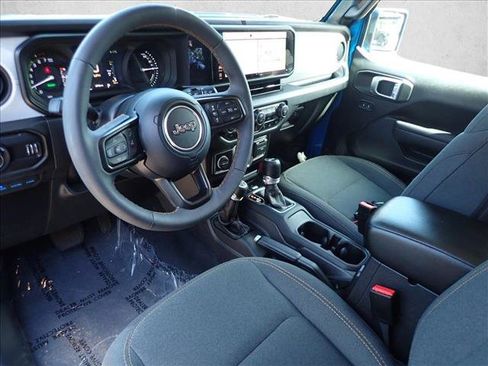 Used 2024 Jeep Wrangler Unlimited w/ Convenience Group AWD/4WD image 10