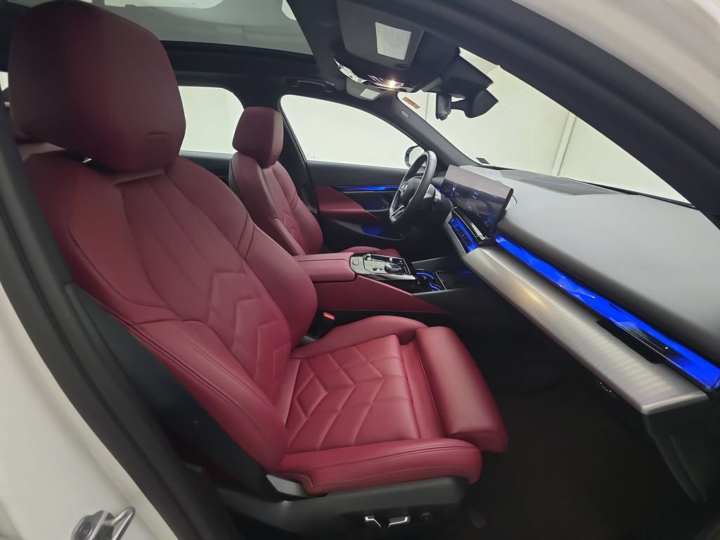 Certified 2025 BMW i5 M60 w/ M Sport Package AWD/4WD image 31