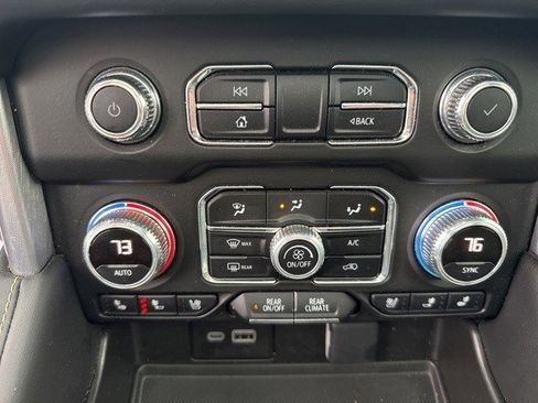 Certified 2023 GMC Yukon XL SLT w/ SLT Premium Package image 7