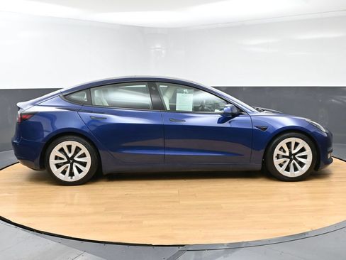 Used 2021 Tesla Model 3 Standard Range Plus RWD image 6