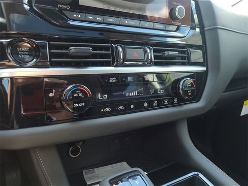 New 2025 Nissan Pathfinder SV w/ SV Premium Package image 18