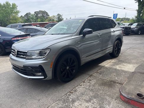 Used 2020 Volkswagen Tiguan SE R-Line image 2