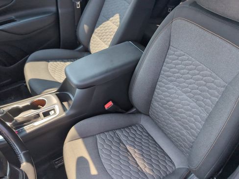 Used 2020 Chevrolet Equinox LT image 16