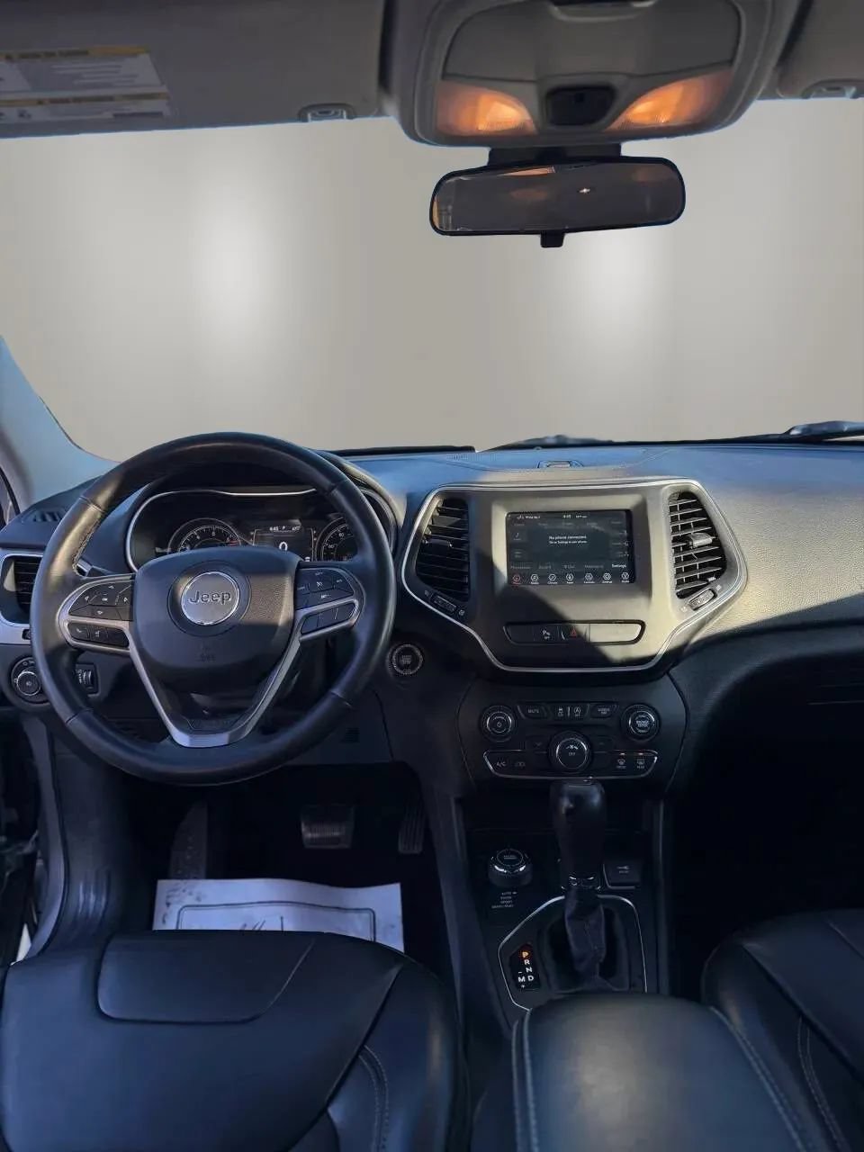 Used 2019 Jeep Cherokee Latitude Plus w/ Cold Weather Group AWD/4WD image 11
