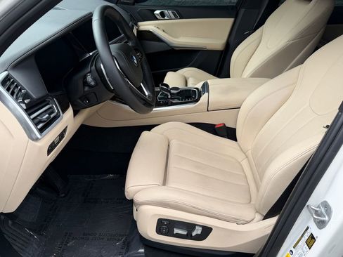 Used 2021 BMW X5 sDrive40i w/ Premium Package RWD image 11
