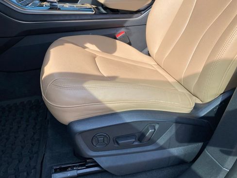 Used 2022 Audi Q8 Premium Plus image 26