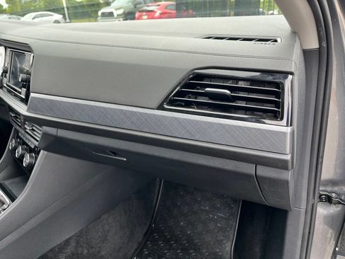Used 2023 Volkswagen Jetta SE FWD image 29