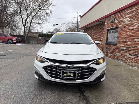 Used 2020 Chevrolet Malibu LT image 3