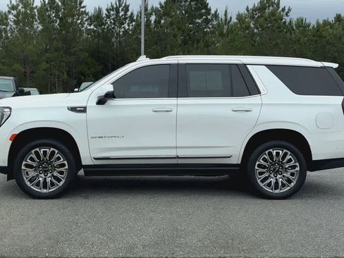 Used 2023 GMC Yukon Denali Ultimate AWD/4WD image 5