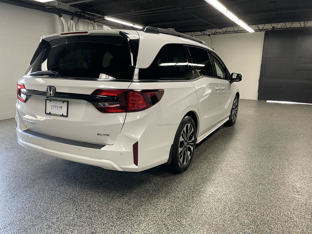 Used 2026 Honda Odyssey Elite image 5