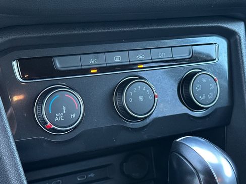 Used 2021 Volkswagen Tiguan S image 21