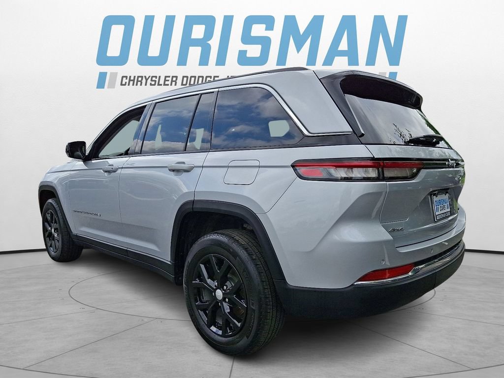 Used 2023 Jeep Grand Cherokee Limited AWD/4WD image 4