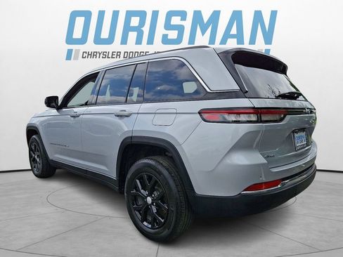 Certified 2023 Jeep Grand Cherokee Limited AWD/4WD image 4