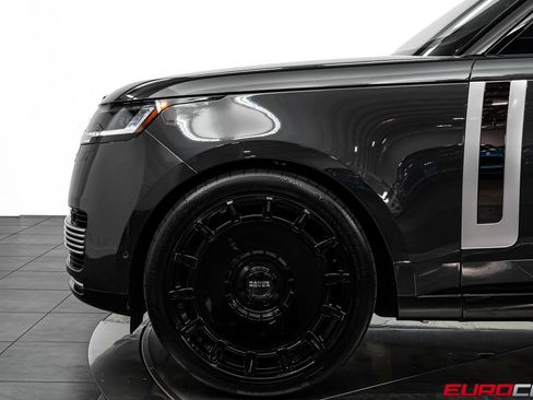 Used 2025 Land Rover Range Rover SV AWD/4WD image 13