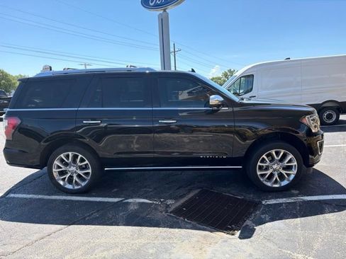 Used 2019 Ford Expedition Platinum AWD/4WD image 3