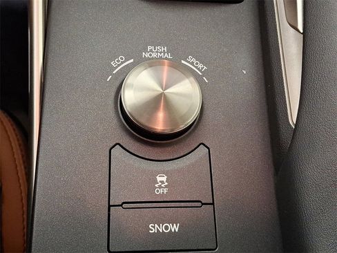 Used 2018 Lexus IS 300 AWD image 26