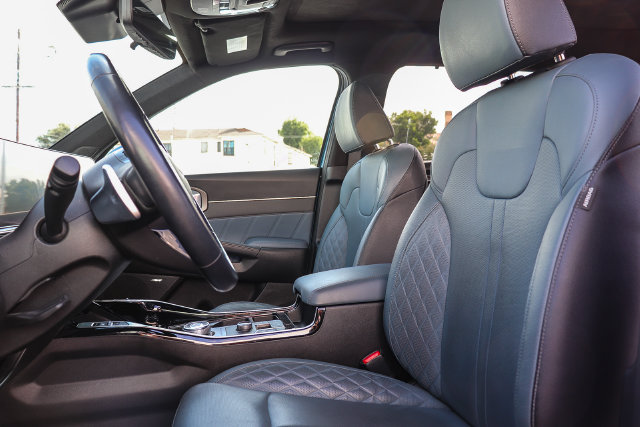 Certified 2025 Kia Sorento SX Prestige AWD/4WD image 18