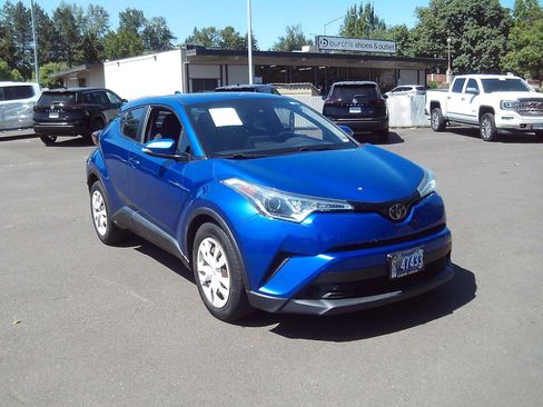 Used 2019 Toyota C-HR LE FWD image 7