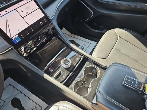 Used 2022 Jeep Grand Cherokee Limited 4xe w/ Luxury Tech Group II image 26