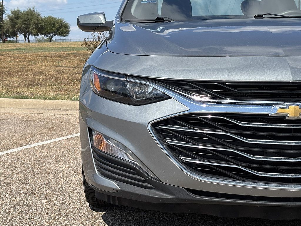 Used 2025 Chevrolet Malibu LT FWD image 5