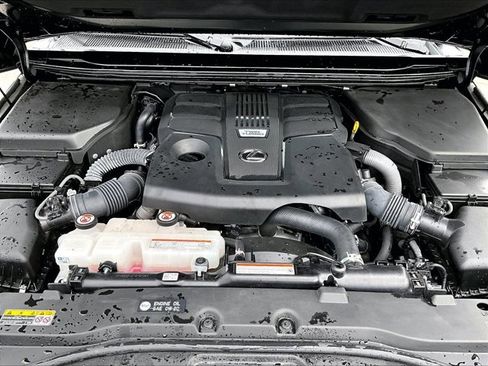 Used 2025 Lexus GX 550 image 11