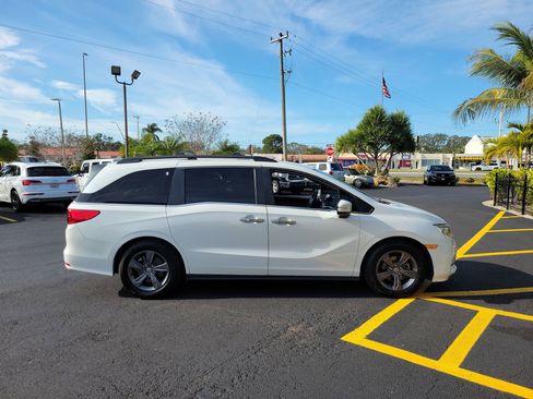 Used 2021 Honda Odyssey EX image 5