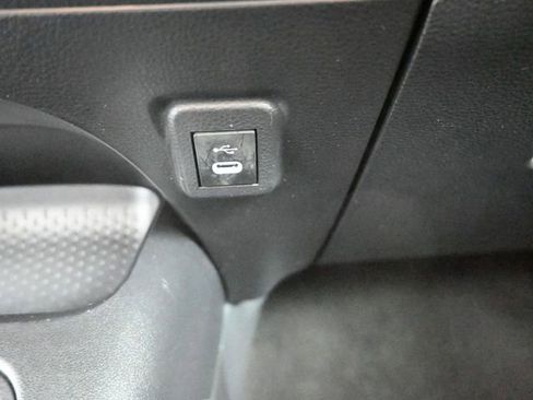 Used 2025 Toyota Corolla LE FWD image 31