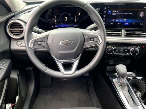 Used 2024 Chevrolet Trax ACTIV w/ Driver Confidence Package FWD image 6